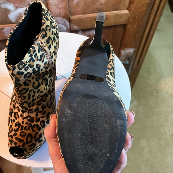 Charlotte Russe peep today leopard print platform stiletto. Size 10 - Picture 8 of 10